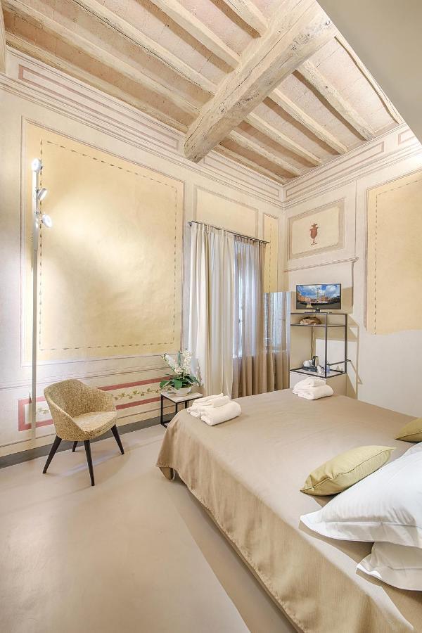 Bed and Breakfast Residenza D'Epoca Le Aquile Сієна Екстер'єр фото
